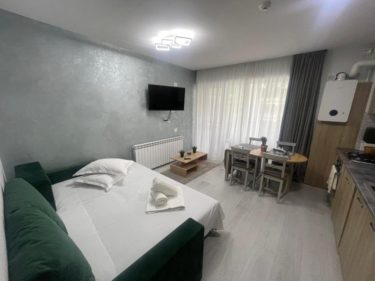 Velier Holiday Apartments Mamaia Eksteriør billede