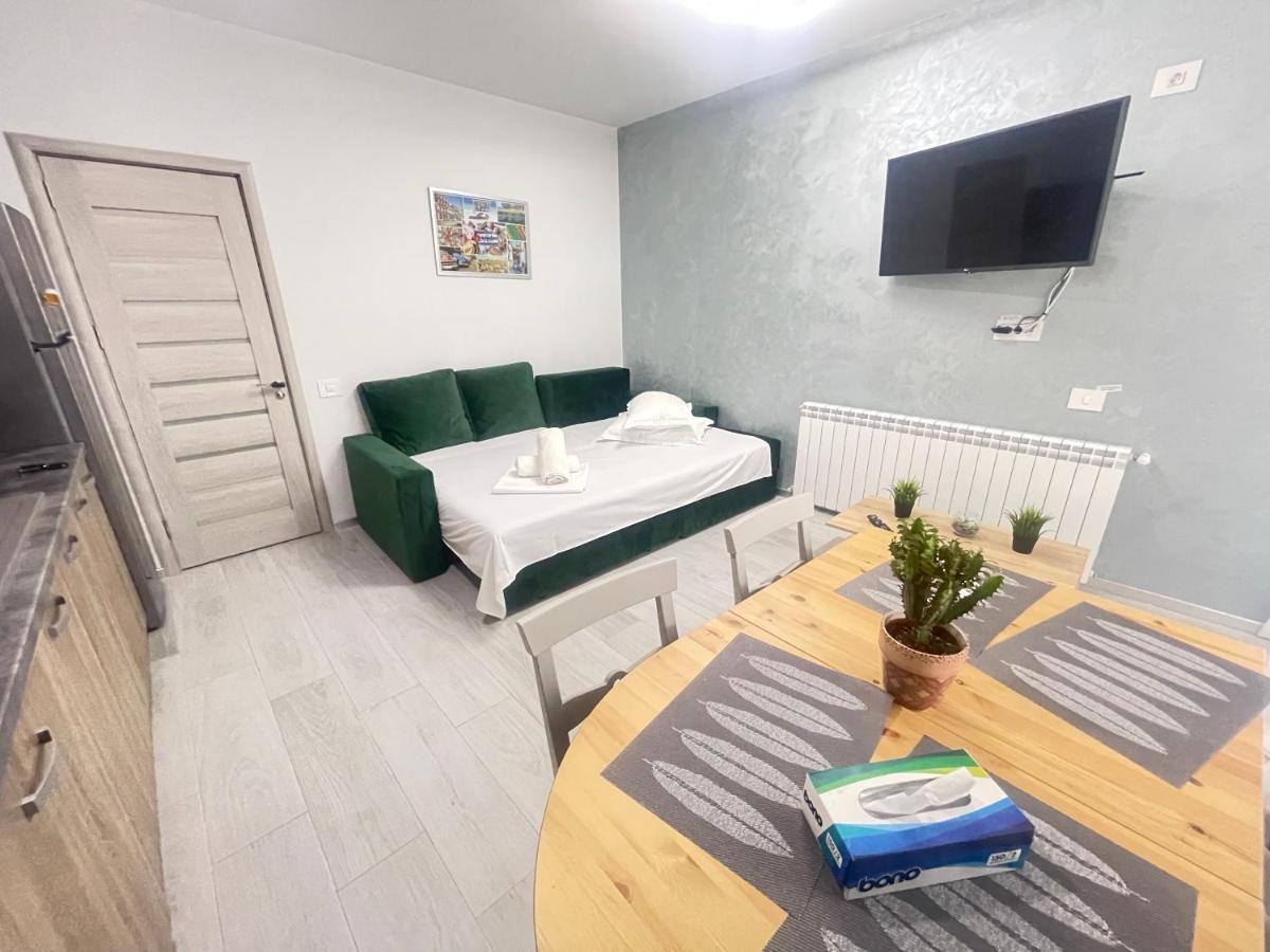 Velier Holiday Apartments Mamaia Eksteriør billede
